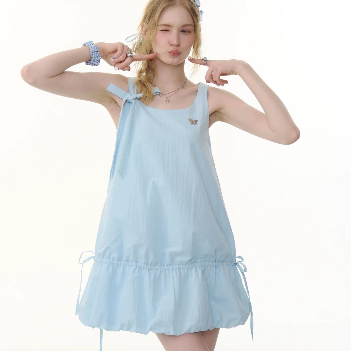 e87f0b044f4008bb30bf9c9a3941ec30 2025 Summer American Style Tie-Waist Dress - Petite Fit Blue-Green Bloom Hem Camisole Dress - Image 1